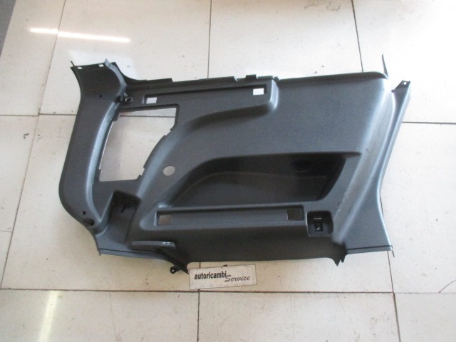 VERKLEIDUNG GEPACKRAUM OEM N. 322225228 GEBRAUCHTTEIL OPEL ZAFIRA B RESTYLING A05 M75 (04/2008-2011) BENZINA/METANO HUBRAUM 16 JAHR. 2008