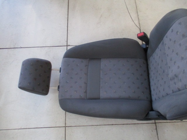 SITZ FAHRERSITZ AIRBAGSITZ RECHT OEM N. 16812 SEDILE ANTERIORE DESTRO TESSUTO GEBRAUCHTTEIL HYUNDAI GETZ (2002 - 02/2006) DIESEL HUBRAUM 15 JAHR. 2004