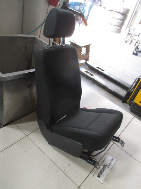 SITZ HINTEN OEM N. 18040 SEDILE SDOPPIATO POSTERIORE TESSUTO GEBRAUCHTTEIL TOYOTA COROLLA VERSO (2004 - 2009) BENZINA HUBRAUM 18 JAHR. 2006