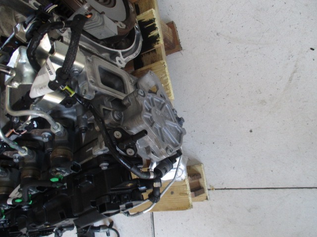 MOTOR OEM N. 8HR GEBRAUCHTTEIL CITROEN C3 MK2 SC (2009 - 2016) DIESEL HUBRAUM 14 JAHR. 2010