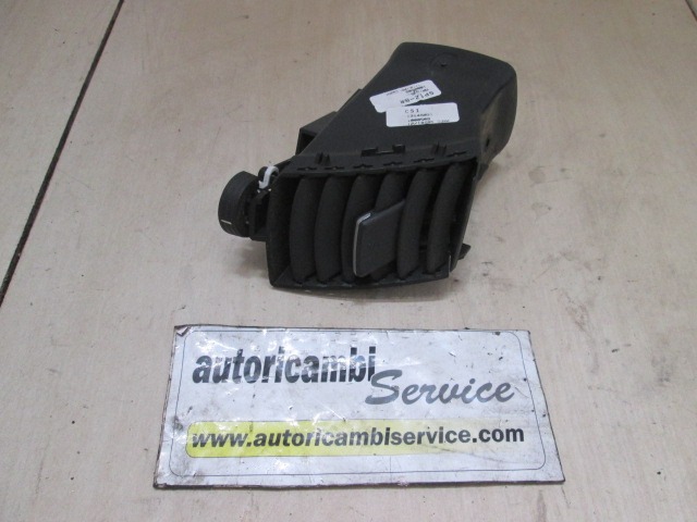 ZENTRALE BELUFTUNGSDUSEN OEM N. 13145031 GEBRAUCHTTEIL OPEL ZAFIRA B A05 M75 (2005 - 2008) DIESEL HUBRAUM 19 JAHR. 2006