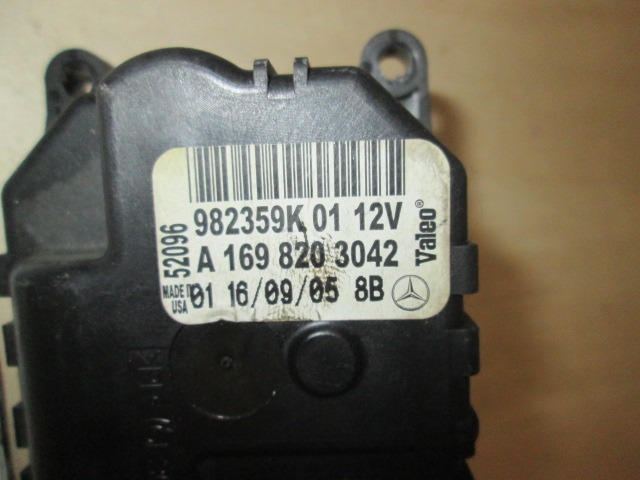 SATZ KLEINTEILE/STELLHEBEL KLIMAGERAT OEM N. A1698203042 GEBRAUCHTTEIL MERCEDES CLASSE B W245 T245 5P (2005 - 2011) DIESEL HUBRAUM 20 JAHR. 2006