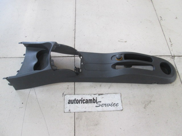 TUNNELOBJEKTHALTER OHNE ARMLEHNE OEM N. 8200475735 GEBRAUCHTTEIL RENAULT CLIO (2005 - 05/2009) DIESEL HUBRAUM 15 JAHR. 2006