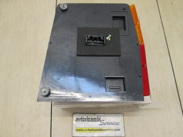 HECKLEUCHTE LINKS OEM N. 29800701 GEBRAUCHTTEIL FIAT UNO MK1 (1983 -1989)BENZINA HUBRAUM 10 JAHR. 1983
