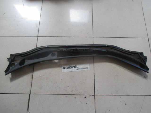 ABDECKUNG WINDLAUF OEM N. 55708-44110 GEBRAUCHTTEIL TOYOTA AVENSIS VERSO (2001 - 2004) DIESEL HUBRAUM 20 JAHR. 2002