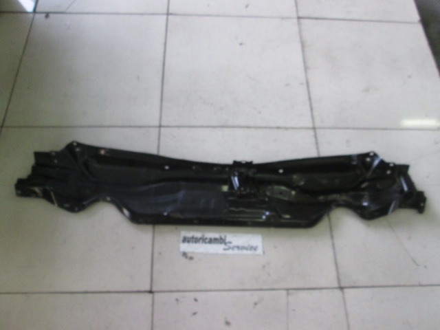 ABDECKUNG WINDLAUF OEM N. 55703-02340 GEBRAUCHTTEIL TOYOTA AURIS (DAL 2012) IBRIDO HUBRAUM 18 JAHR. 2013