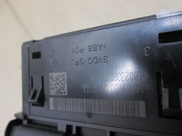 USB / AUX-ANSCHLUSS OEM N. 80230001R GEBRAUCHTTEIL RENAULT MEGANE MK3 BER/SPORTOUR/ESTATE (2009 - 2015) DIESEL HUBRAUM 15 JAHR. 2010