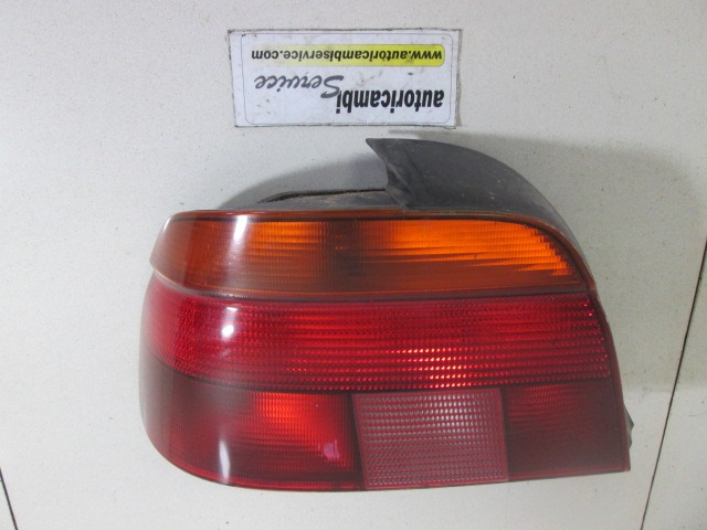 HECKLEUCHTE LINKS OEM N. 63216900209 GEBRAUCHTTEIL BMW SERIE 5 E39 BER/SW (1995 - 08/2000) DIESEL HUBRAUM 25 JAHR. 1998