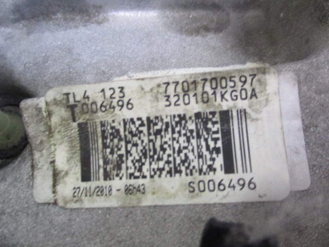 SCHALTGETRIEBE OEM N. 320101KGOA GEBRAUCHTTEIL NISSAN JUKE F15 (DAL 2010) BENZINA HUBRAUM 16 JAHR. 2011