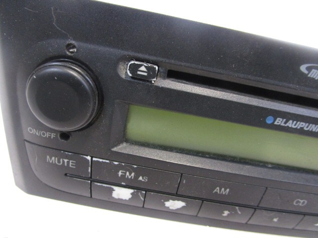 RADIO CD?/ VERSTARKER / HALTER HIFI SYSTEM OEM N. 7354295570 GEBRAUCHTTEIL FIAT GRANDE PUNTO 199 (2005 - 2012) DIESEL HUBRAUM 13 JAHR. 2007