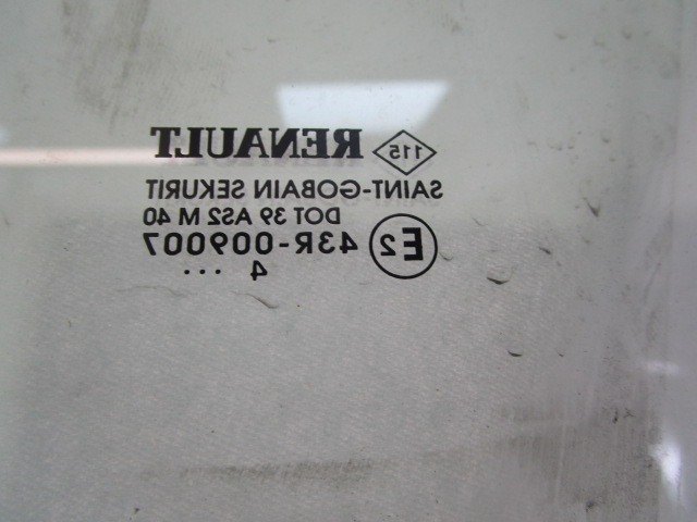 TURSCHEIBE VORNE RECHTS OEM N. 8200427616 GEBRAUCHTTEIL RENAULT CLIO (05/2009 - 2013) BENZINA/GPL HUBRAUM 12 JAHR. 2012