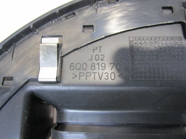 LUFTAUSTRITT OEM N. 6Q08197039B9 GEBRAUCHTTEIL VOLKSWAGEN POLO (2005 - 10/2009) DIESEL HUBRAUM 14 JAHR. 2006