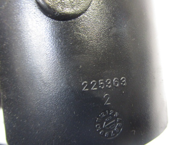 LUFTAUSTRITT OEM N. 735322763 GEBRAUCHTTEIL FIAT DOBLO MK1 R (2005 - 2009) DIESEL HUBRAUM 19 JAHR. 2009