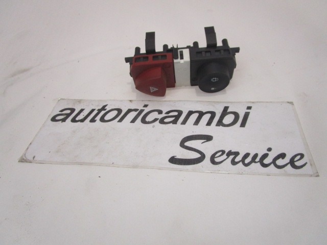 SCHALTER WARNBLINKANLAGE / ZV OEM N. 8200095493 GEBRAUCHTTEIL RENAULT SCENIC/GRAND SCENIC (2003 - 2009) DIESEL HUBRAUM 15 JAHR. 2004