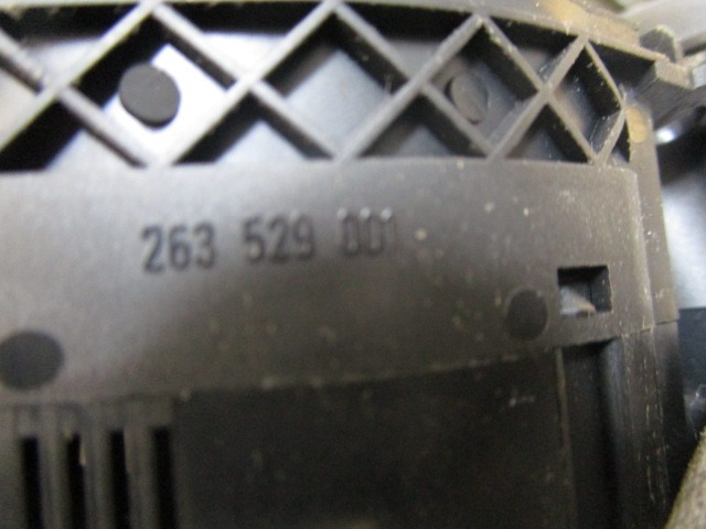 DIVERSE SCHALTER OEM N. 2T1T-19A945-BA GEBRAUCHTTEIL FORD TOURNEO TRANSIT CONNECT (2002 - 2009) DIESEL HUBRAUM 18 JAHR. 2006