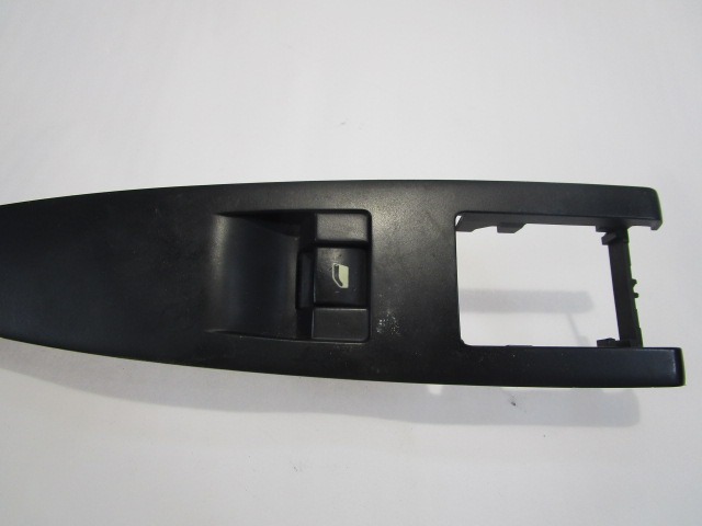 SCHALTER FENSTERHEBER OEM N. 96519386ZD GEBRAUCHTTEIL CITROEN C6 (2005 - 2012)DIESEL HUBRAUM 27 JAHR. 2008