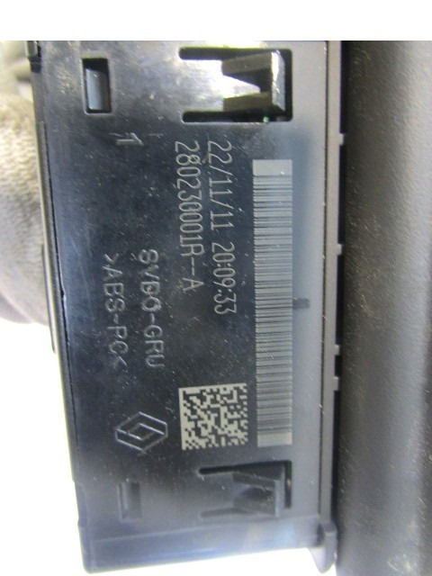 USB / AUX-ANSCHLUSS OEM N. 280230001R GEBRAUCHTTEIL RENAULT CLIO (05/2009 - 2013) BENZINA HUBRAUM 12 JAHR. 2012