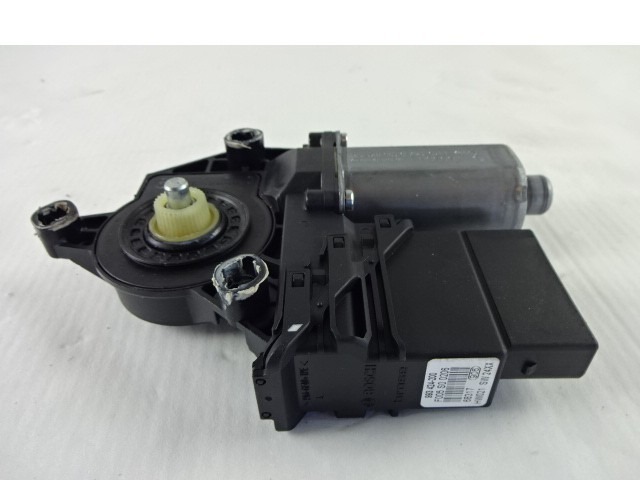 FENSTERMOTOR HINTEN OEM N. 130821431 GEBRAUCHTTEIL VOLKSWAGEN GOLF PLUS MK1 (2004 - 2009) BENZINA HUBRAUM 16 JAHR. 2006