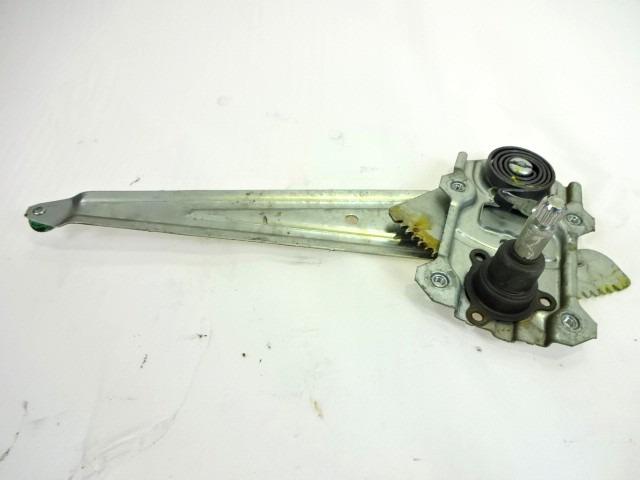 MANUELLE HECKSCHEIBENLIFTANLAGE OEM N. 8354079J01000 GEBRAUCHTTEIL SUZUKI SX4 (2006 - 2010) DIESEL HUBRAUM 16 JAHR. 2009