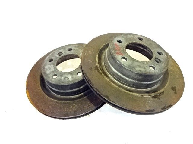 BREMSSCHEIBE HINTEN OEM N. 34216855007 GEBRAUCHTTEIL BMW SERIE 1 BER/COUPE/CABRIO E81/E82/E87/E88 LCI RESTYLING (2007 - 2013) DIESEL HUBRAUM 20 JAHR. 2010