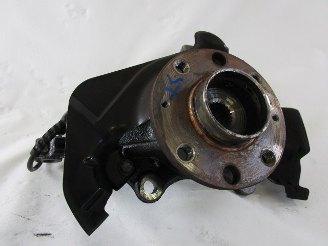 SCHWENKLAGER LINKS / RADNABE MIT LAGER VORNE OEM N. 95524778 GEBRAUCHTTEIL OPEL CORSA D (02/2011 - 2014) BENZINA HUBRAUM 12 JAHR. 2012