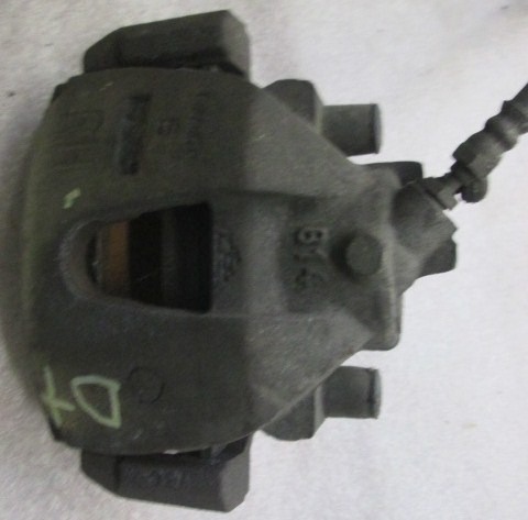 BREMSZANGE VORNE RECHTS OEM N. BPYK3328X GEBRAUCHTTEIL MAZDA 3 (2003 - 2006)DIESEL HUBRAUM 16 JAHR. 2005