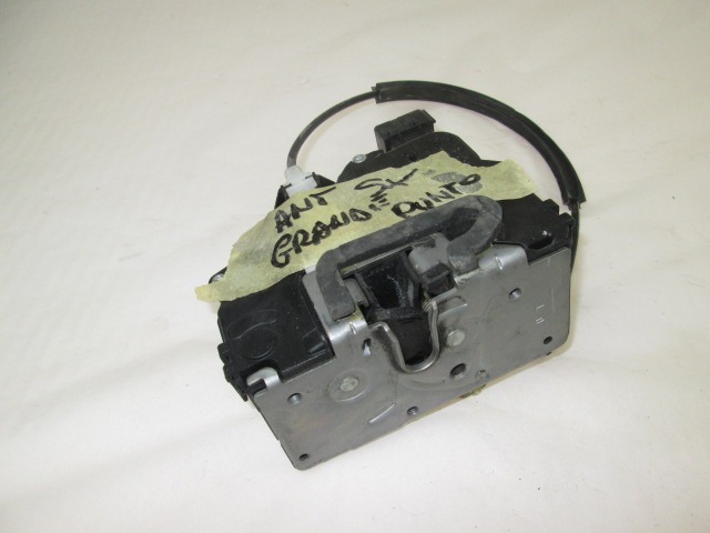 ZENTRALE VERRIEGELUNG DER RECHTEN VORDEREN TUR OEM N. 51797558 GEBRAUCHTTEIL FIAT GRANDE PUNTO 199 (2005 - 2012) DIESEL HUBRAUM 13 JAHR. 2005