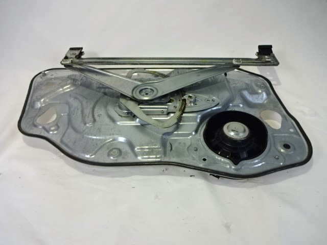 WINDSCHUTZMECHANISMUS DER VORDERTUR OEM N. 30784476 GEBRAUCHTTEIL VOLVO V50 (2004 - 05/2007) DIESEL HUBRAUM 20 JAHR. 2006