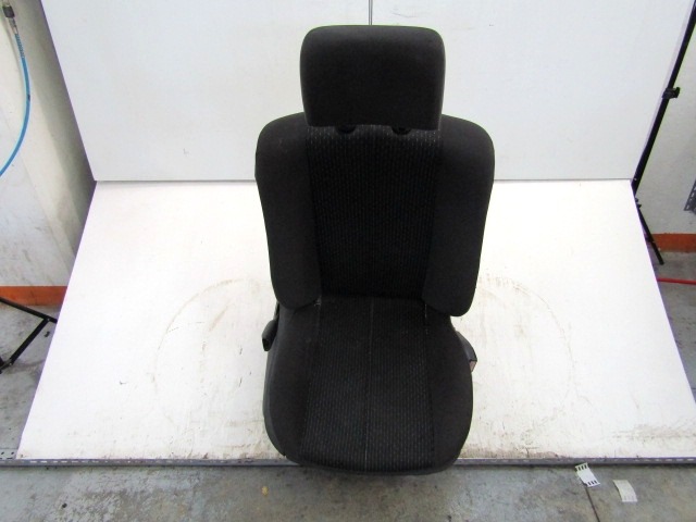 SITZ FAHRERSITZ AIRBAGSITZ RECHT OEM N. 17719 SEDILE ANTERIORE DESTRO TESSUTO GEBRAUCHTTEIL RENAULT MEGANE BER/GRANDTOUR  (10/2002 - 02/2006) DIESEL HUBRAUM 15 JAHR. 2003