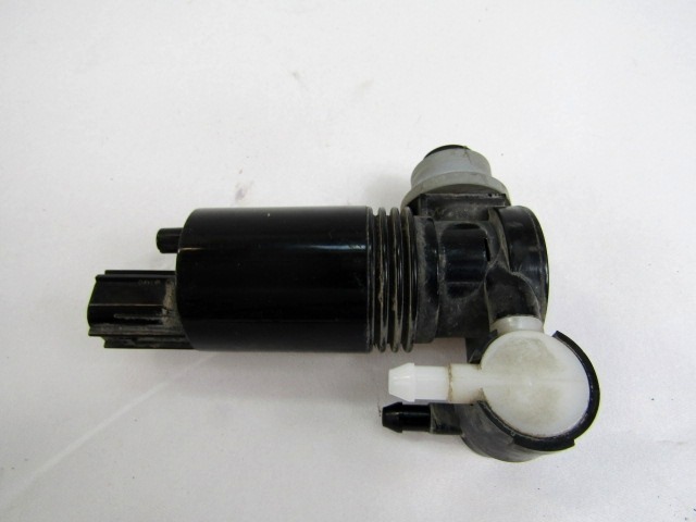 WISCHWASSERPUMPE OEM N. 8A61-17K624-AA GEBRAUCHTTEIL FORD BMAX (DAL 2012)BENZINA HUBRAUM 14 JAHR. 2013