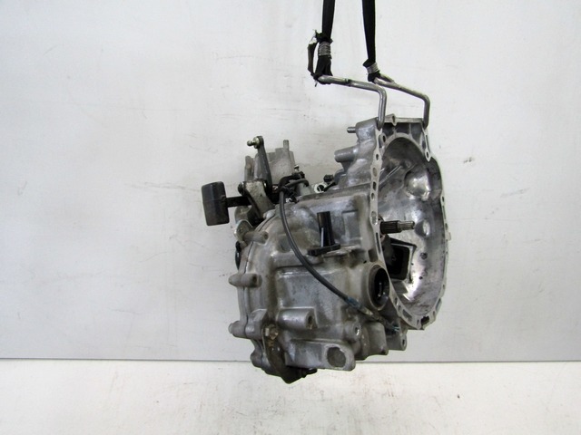 SCHALTGETRIEBE OEM N. FC0217150G FC021710X GEBRAUCHTTEIL MAZDA 2 (2007 - 2014) BENZINA/GPL HUBRAUM 13 JAHR. 2009