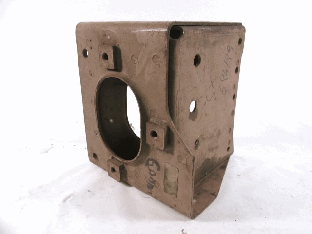 VERKLEIDUNG ZIERELEMENTE HINTEN OEM N. 4671237 GEBRAUCHTTEIL FIAT 684 N NP T TL TP (1970 - 1980)DIESEL HUBRAUM 98 JAHR. 1970