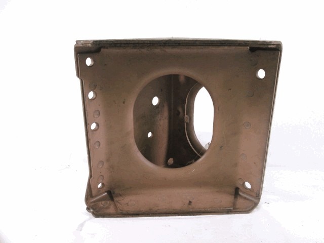 VERKLEIDUNG ZIERELEMENTE HINTEN OEM N. 4671237 GEBRAUCHTTEIL FIAT 684 N NP T TL TP (1970 - 1980)DIESEL HUBRAUM 98 JAHR. 1970