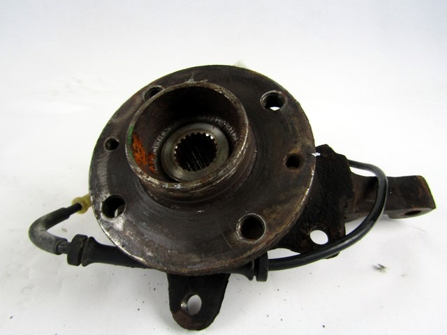 SCHWENKLAGER LINKS / RADNABE MIT LAGER VORNE OEM N. 8200207307 GEBRAUCHTTEIL RENAULT CLIO MK2 RESTYLING / CLIO STORIA (05/2001 - 2012) DIESEL HUBRAUM 15 JAHR. 2001