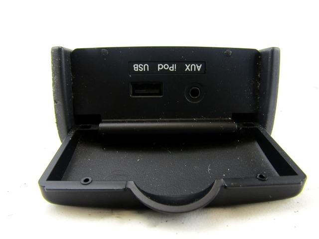USB / AUX-ANSCHLUSS OEM N. 84619-1F000 GEBRAUCHTTEIL KIA SPORTAGE (2004 - 2010)BENZINA/GPL HUBRAUM 20 JAHR. 2009