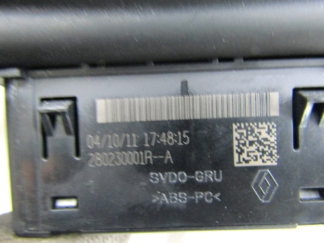 USB / AUX-ANSCHLUSS OEM N. 280230001R GEBRAUCHTTEIL RENAULT MEGANE MK3 BER/SPORTOUR/ESTATE (2009 - 2015) DIESEL HUBRAUM 15 JAHR. 2011