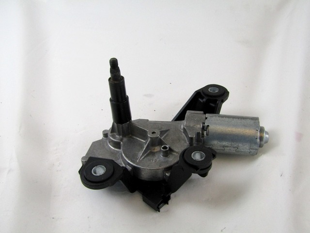 WISCHERMOTOR HINTEN HECKWISCHERMOTOR  OEM N. 0390201820 28710JD000 GEBRAUCHTTEIL NISSAN QASHQAI J10E (03/2010 - 2013) DIESEL HUBRAUM 15 JAHR. 2013