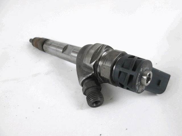 INJEKTOR EINSPRITZDUSE  OEM N. 13538515060  GEBRAUCHTTEIL BMW SERIE 1 BER/COUPE F20/F21 (2011 - 2015) DIESEL HUBRAUM 16 JAHR. 2014