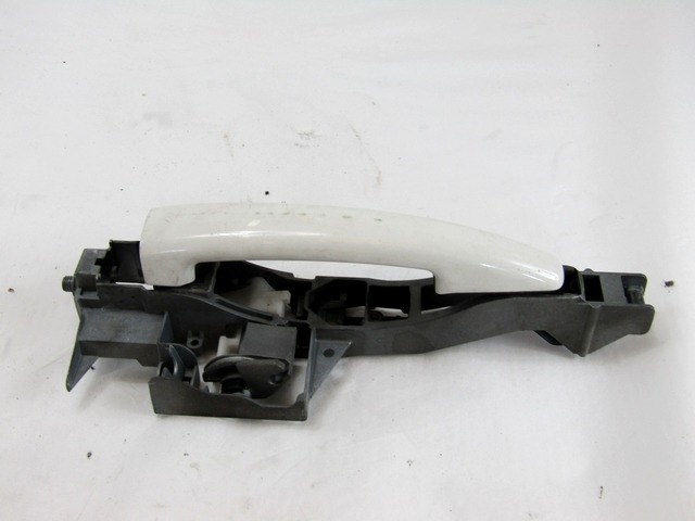 LINKS VORDERER TURGRIFF OEM N. 9684560080 GEBRAUCHTTEIL CITROEN C3 MK2 SC (2009 - 2016) DIESEL HUBRAUM 14 JAHR. 2011