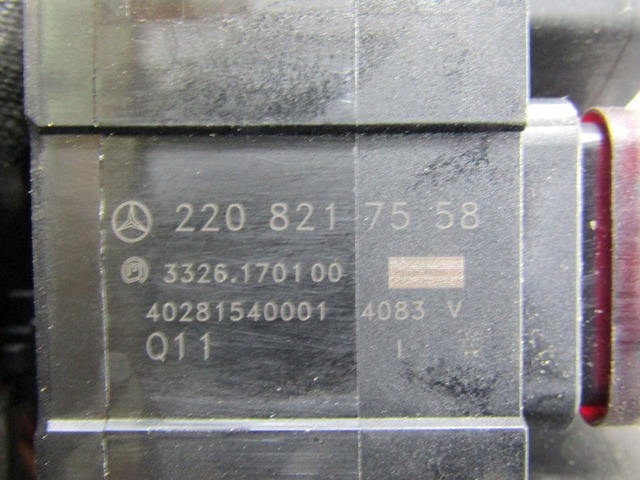 SCHALTER WARNBLINKANLAGE / ZV OEM N. 2208217558 GEBRAUCHTTEIL MERCEDES CLASSE S W220 (1998 - 2006)DIESEL HUBRAUM 32 JAHR. 2004