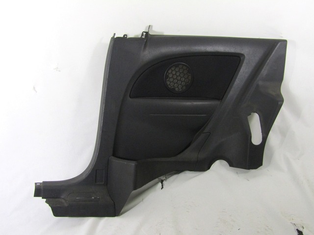 SEITENVERKLEIDUNG HINTEN OEM N. 13232714 GEBRAUCHTTEIL OPEL CORSA D (2006 - 2011) BENZINA HUBRAUM 12 JAHR. 2008