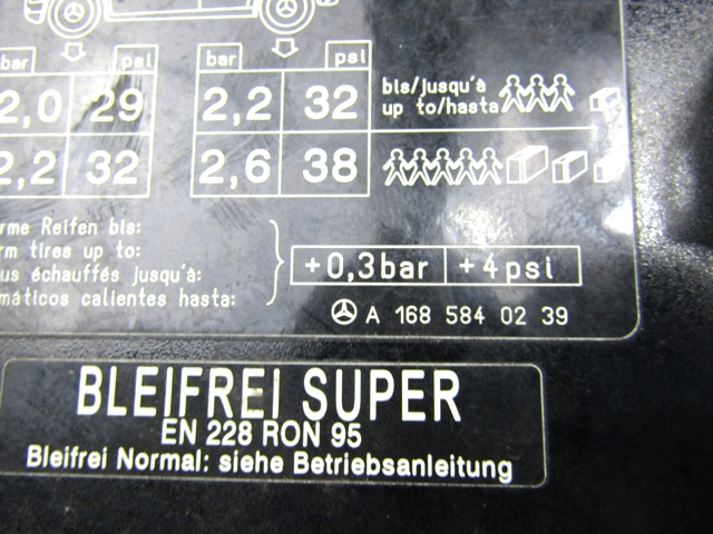 TANKKLAPPE OEM N. A1687500106 GEBRAUCHTTEIL MERCEDES CLASSE A W168 5P V168 3P 168.031 168.131 (1997 - 2000) BENZINA HUBRAUM 14 JAHR. 2000