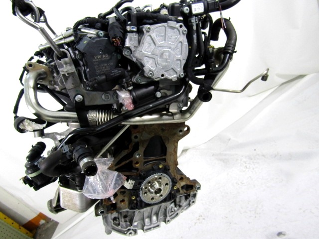 MOTOR OEM N. (D)CAG GEBRAUCHTTEIL AUDI A4 B8 8K2 BER/SW/CABRIO (2007 - 11/2015) DIESEL HUBRAUM 20 JAHR. 2010