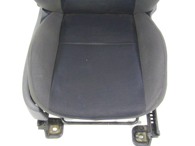 SITZ FAHRERSITZ AIRBAGSITZ RECHT OEM N. 1447979 GEBRAUCHTTEIL FORD FOCUS BER/SW (2005 - 2008) DIESEL HUBRAUM 16 JAHR. 2005