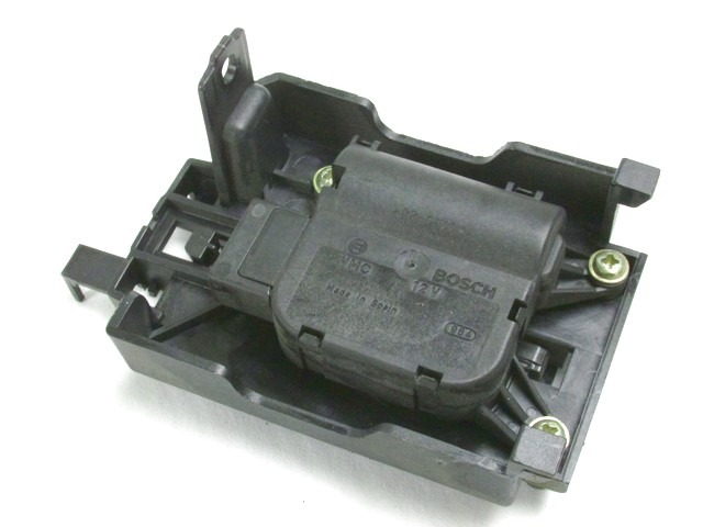 SATZ KLEINTEILE/STELLHEBEL KLIMAGERAT OEM N. 617314040 GEBRAUCHTTEIL LANCIA THESIS (2002 - 2009) BENZINA HUBRAUM 32 JAHR. 2003