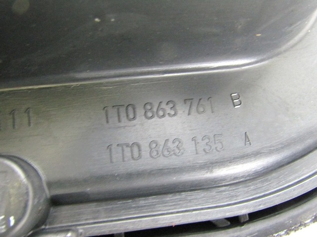 BODENVERKLEIDUNG OEM N. 1T0863761B GEBRAUCHTTEIL VOLKSWAGEN TOURAN 1T2 (2006 - 2010)BENZINA/METANO HUBRAUM 20 JAHR. 2009