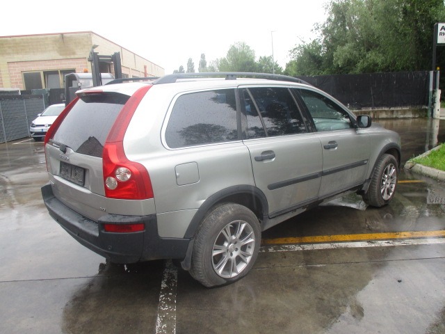 VOLVO XC90 2.4 D 4X4 120KW 6M 5P (2005) RICAMBI IN MAGAZZINO