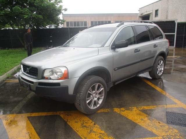 VOLVO XC90 2.4 D 4X4 120KW 6M 5P (2005) RICAMBI IN MAGAZZINO