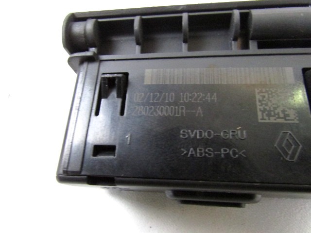 USB / AUX-ANSCHLUSS OEM N. 280230001R GEBRAUCHTTEIL RENAULT CLIO (05/2009 - 2013) DIESEL HUBRAUM 15 JAHR. 2011