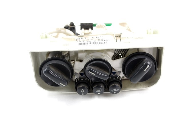 BEDIENTEIL KLIMAANLAGE OEM N. 13191583 GEBRAUCHTTEIL OPEL MERIVA A (2003 - 2006) DIESEL HUBRAUM 17 JAHR. 2004